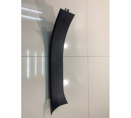 Накладка на порог (задняя левая)