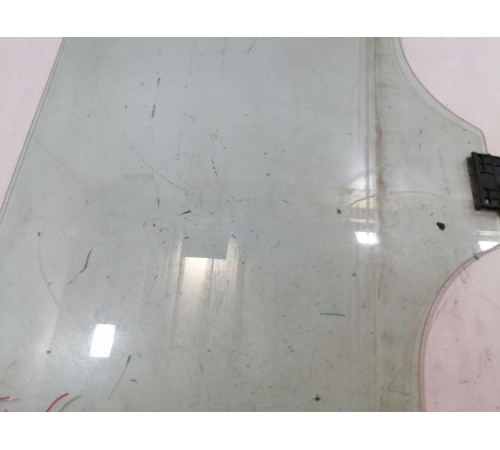 Стекло двери заднее правое