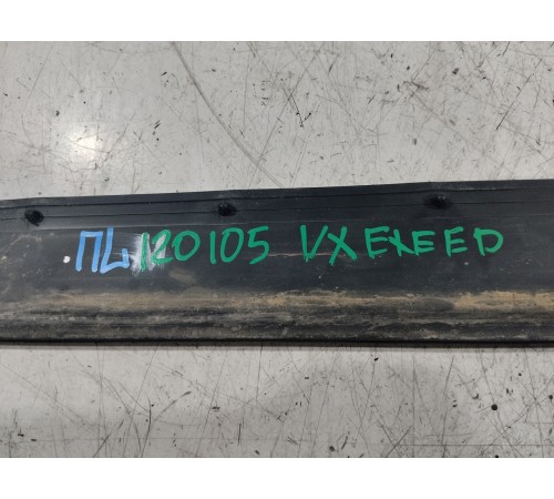 Уплотнитель двери передний левый нижний