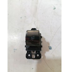 Кнопка складывания задних сидений