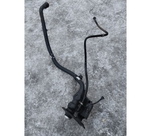 Горловина топливного бака