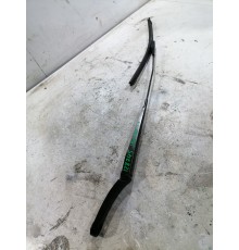 Поводок стеклоочистителя правый