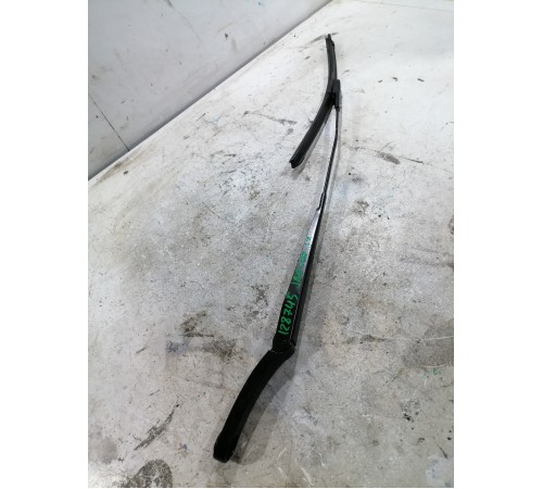 Поводок стеклоочистителя правый