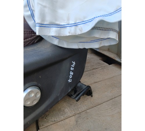 Сиденье переднее левое