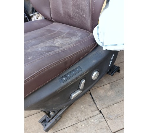 Сиденье переднее левое