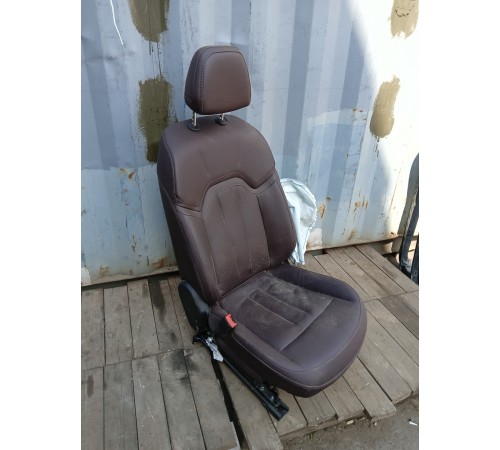 Сиденье переднее левое