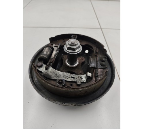 Щиток тормозного механизма задний правый