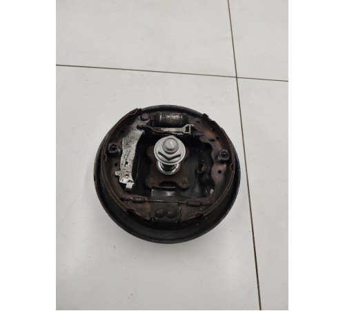 Щиток тормозного механизма задний правый