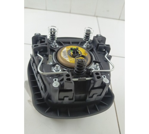 Подушка безопасности водителя