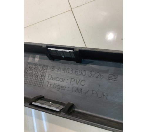 Обшивка центральной стойки (правая)