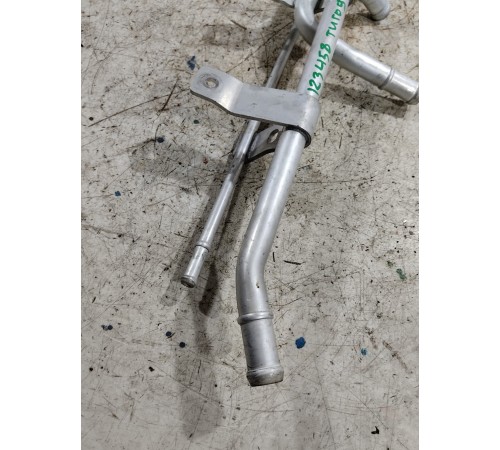 Патрубок системы охлаждения металический