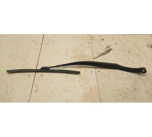 Поводок стеклоочистителя Правый