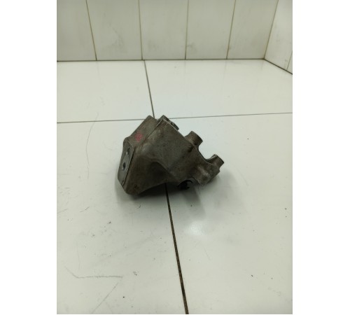 Кронштейн подвески левый