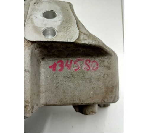 Кронштейн подвески левый