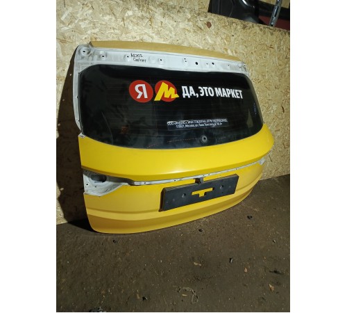 Дверь багажника со стеклом