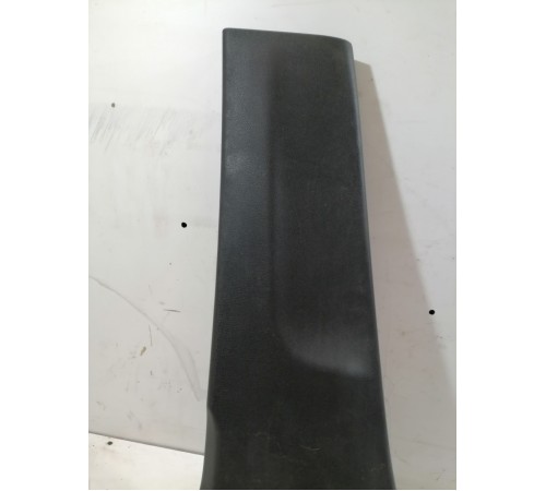 Обшивка центральной стойки левая