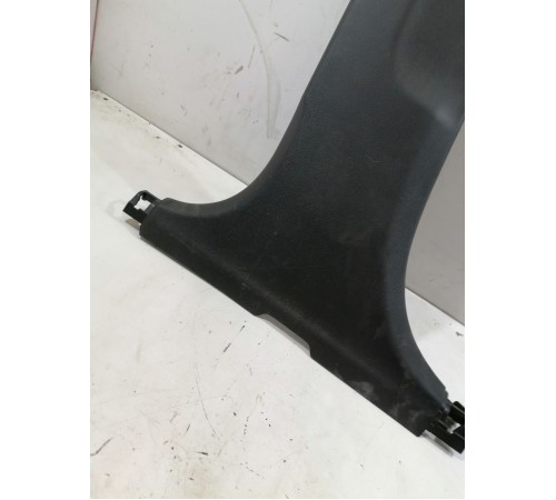 Обшивка центральной стойки левая