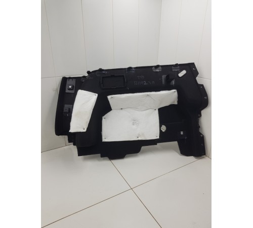 Обшивка багажника правая