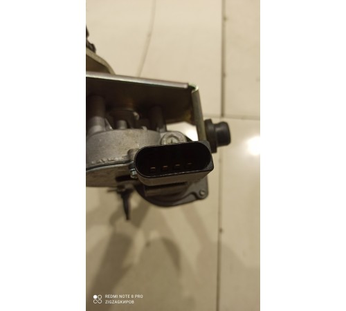 Трапеция стеклоочистителей в сборе с моторчиком