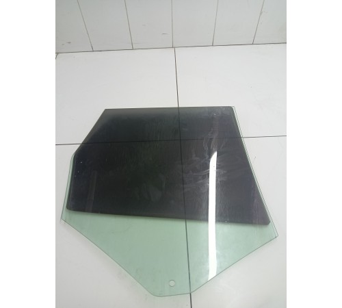 Стекло двери заднее левое