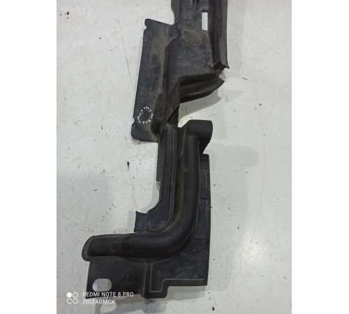 Пыльник крыла передний правый