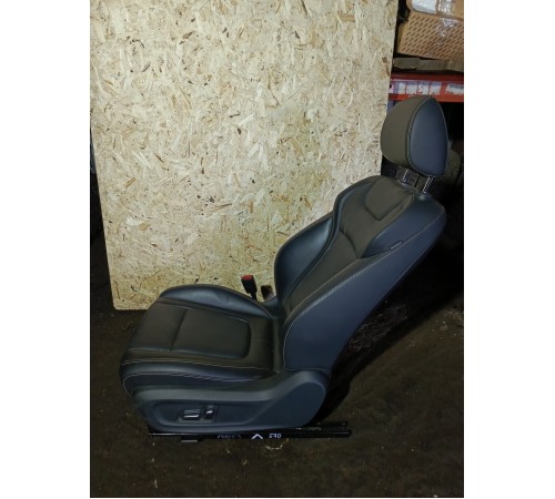 Сиденье переднее левое