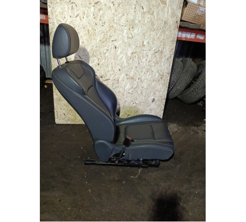 Сиденье переднее левое