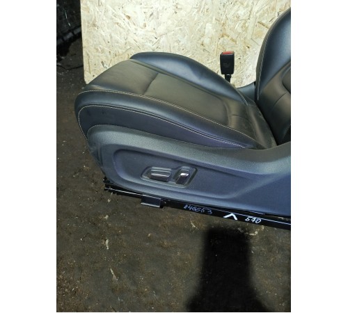 Сиденье переднее левое