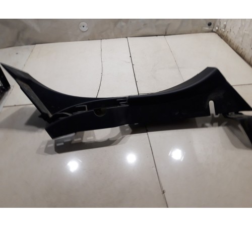 Обшивка стойки (задняя правая)