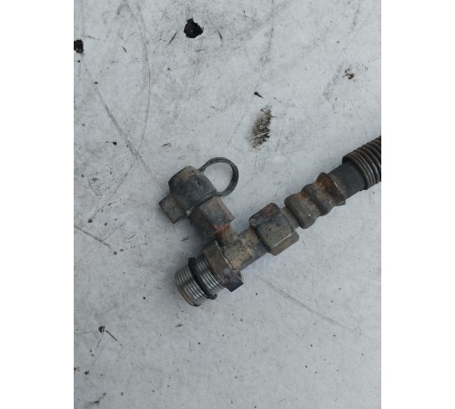 Тормозной шланг передний правый