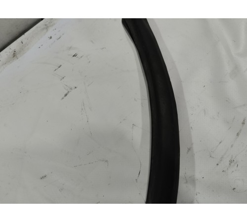 Уплотнитель двери(задний правый)