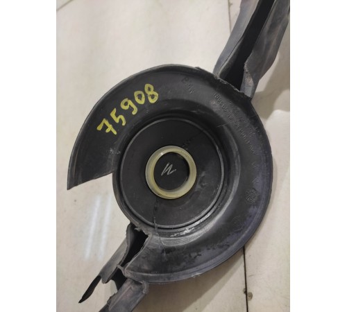 Уплотнитель капота (передний правый)