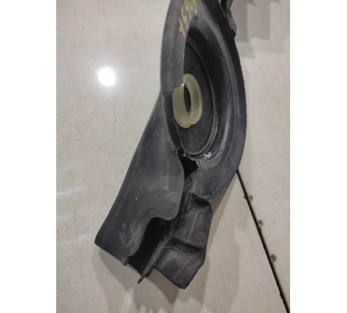 Уплотнитель капота (передний правый)