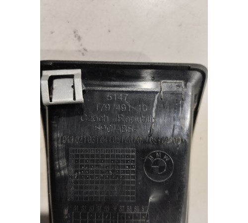 Крепление детского кресла (пластик салона)