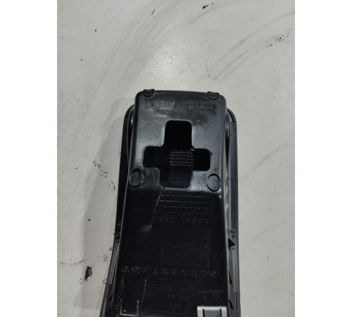 Крепление детского кресла (пластик салона)