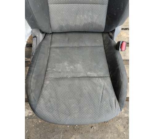 Сиденье переднее правое