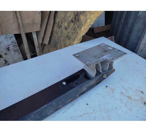 Усилитель заднего бампера