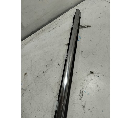 Уплотнитель стекла передний левый внешний