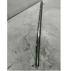 Уплотнитель стекла передний левый внешний