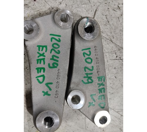 Кронштейн заднего редуктора левый и правый