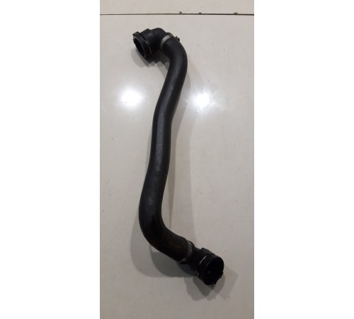 Патрубок системы охлаждения