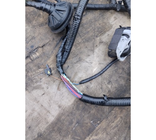 Электропроводка подкапотная с блоком предохранителей