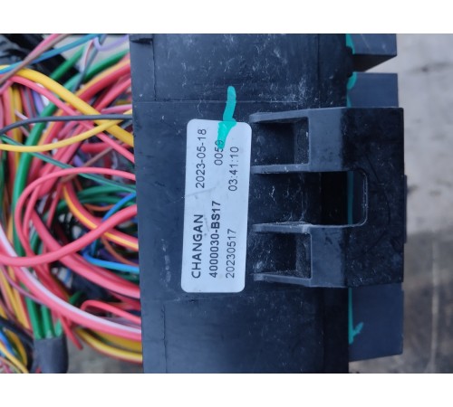 Электропроводка подкапотная с блоком предохранителей