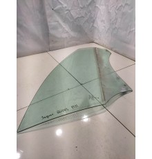 Стекло двери (переднее, правое)