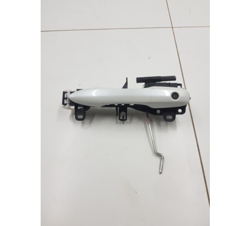 Ручка двери передняя левая внешняя