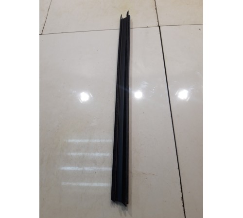 Уплотнитель стекла (задний, левый)