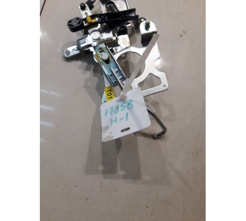 Механизм доводчика крышки багажника