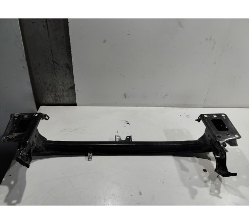 Усилитель переднего бампера