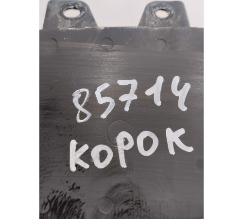 Усилитель переднего бампера