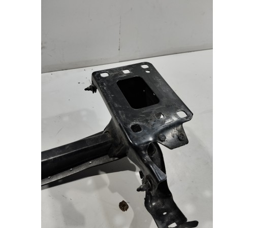 Усилитель переднего бампера